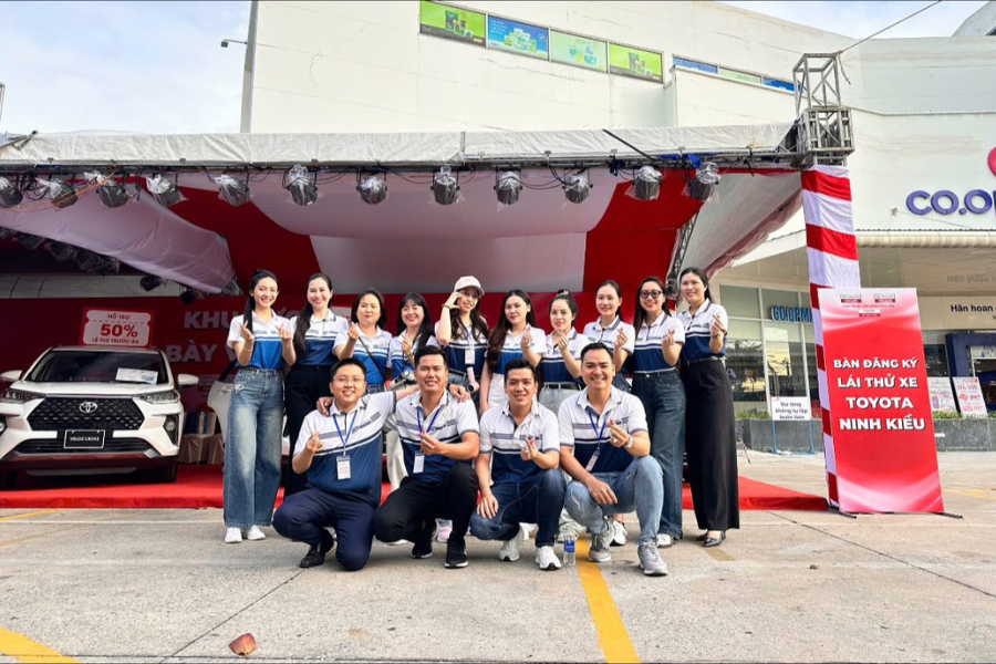 TOYOTA NINH KIỀU TỔ CHỨC THÀNH CÔNG SỰ KIỆN SỬA CHỮA LƯU ĐỘNG, TRƯNG BÀY & LÁI THỬ XE TẠI SIÊU THỊ CO.OPMART CAO LÃNH