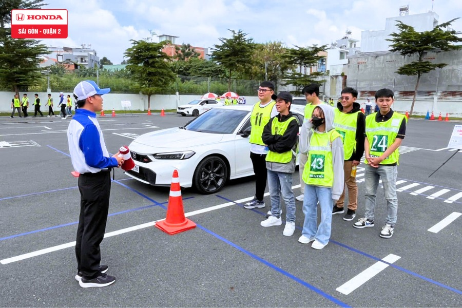 Honda Ôtô Sài Gòn Quận 2 tổ chức thành công chương trình “Hướng dẫn lái xe an toàn”