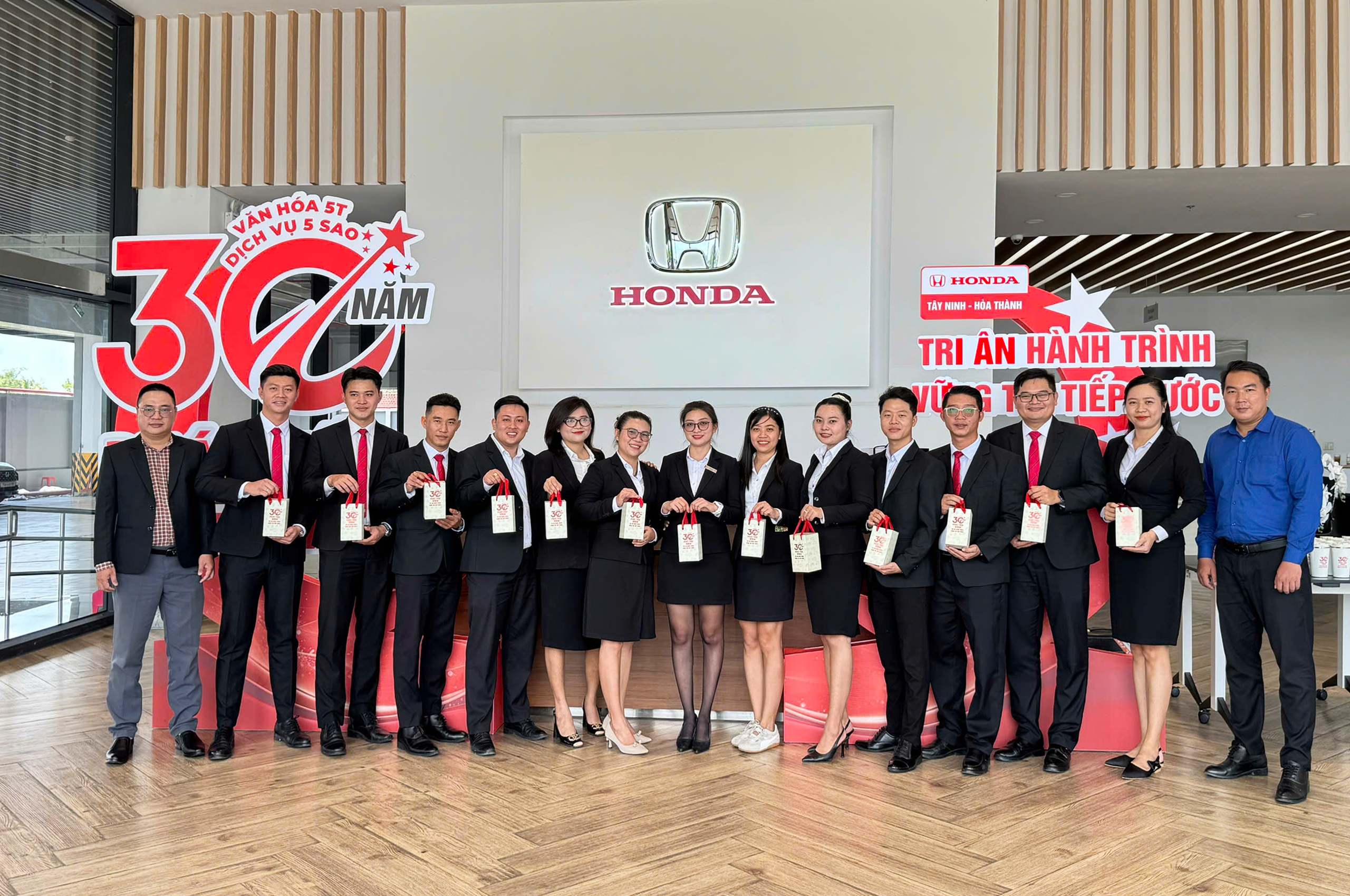 KỶ NIỆM 30 NĂM TẬP ĐOÀN PHÁT TIẾN – DẤU ẤN TẠI HONDA Ô TÔ TÂY NINH