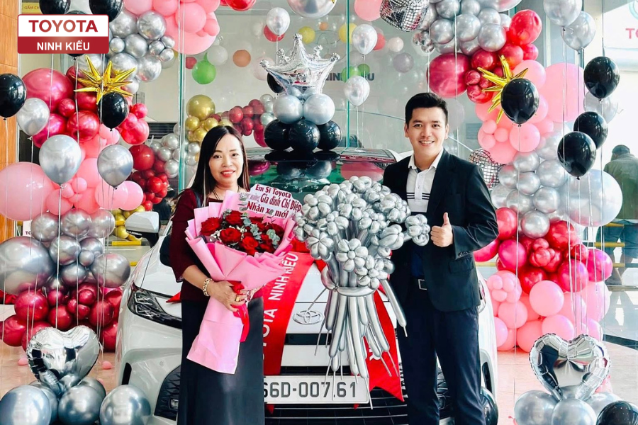 CHÚC MỪNG CHỊ KIM ĐIỆP NHẬN XE MỚI TỪ TOYOTA NINH KIỀU