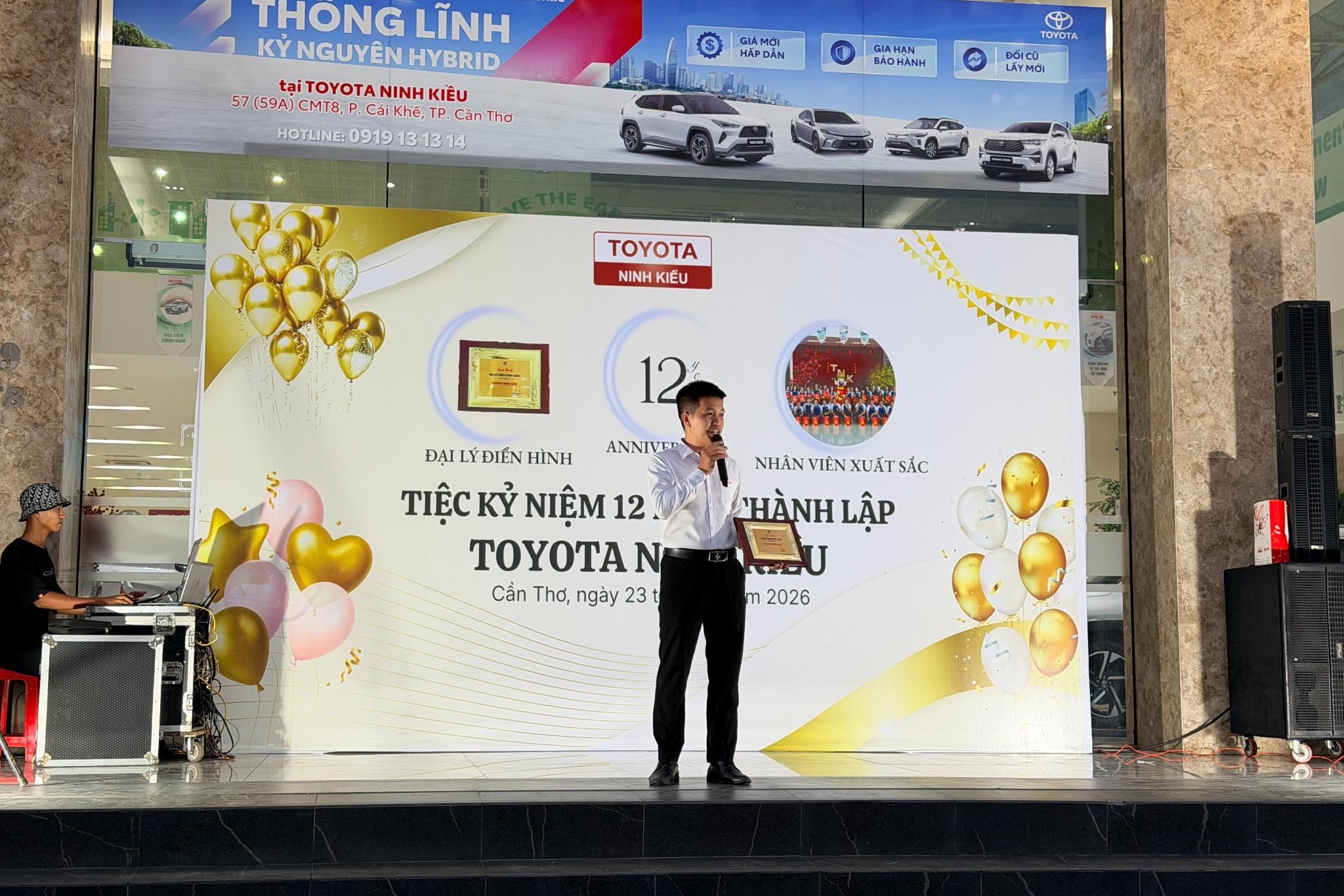 KỶ NIỆM 12 NĂM THÀNH LẬP TOYOTA NINH KIỀU
