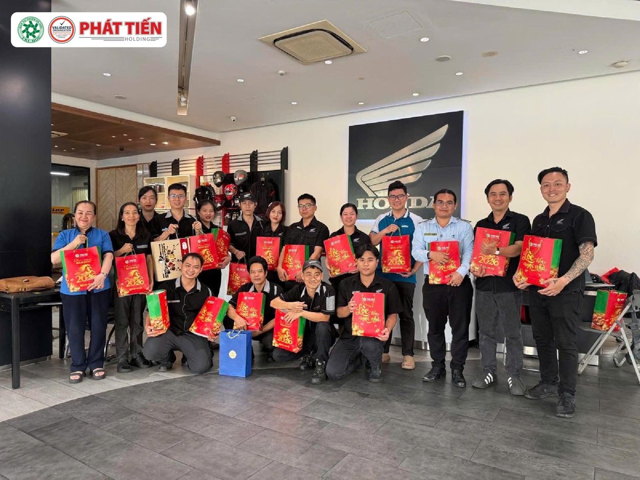 TRAO QUÀ TẾT TẠI CÁC ĐƠN VỊ PHÁT TIẾN HOLDING